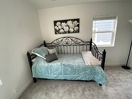Serene Midtown Haus 3 Bedroom Home