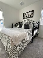 Serene Midtown Haus 3 Bedroom Home