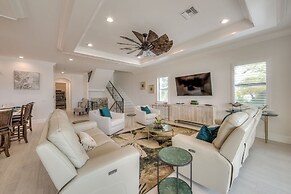 3552/3554 Big Kahuna Oasis: 10br, Pools & Beach Access 10 Bedroom Home