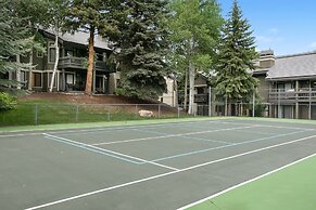 100 Ridgepoint 4 Bedroom Condo