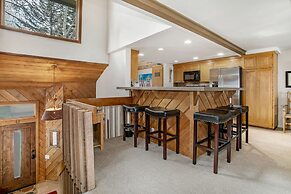 100 Ridgepoint 4 Bedroom Condo