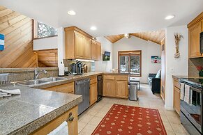 100 Ridgepoint 4 Bedroom Condo