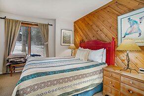 100 Ridgepoint 4 Bedroom Condo