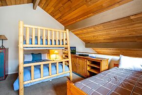 100 Ridgepoint 4 Bedroom Condo