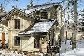 100 Ridgepoint 4 Bedroom Condo