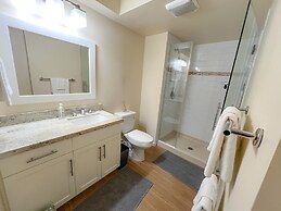Tranquil Getaway At Waikiki Cove 2 Bedroom Condo
