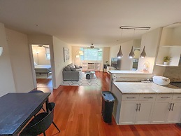 Tranquil Getaway At Waikiki Cove 2 Bedroom Condo