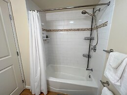 Tranquil Getaway At Waikiki Cove 2 Bedroom Condo