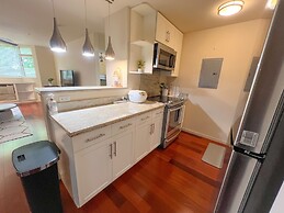 Tranquil Getaway At Waikiki Cove 2 Bedroom Condo