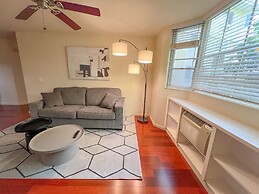 Tranquil Getaway At Waikiki Cove 2 Bedroom Condo