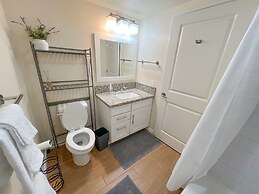 Tranquil Getaway At Waikiki Cove 2 Bedroom Condo