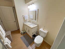 Tranquil Getaway At Waikiki Cove 2 Bedroom Condo