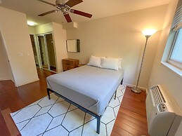 Tranquil Getaway At Waikiki Cove 2 Bedroom Condo