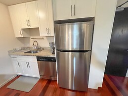 Tranquil Getaway At Waikiki Cove 2 Bedroom Condo