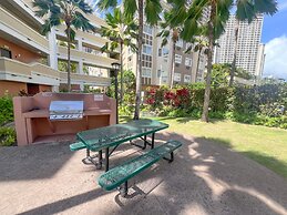 Tranquil Getaway At Waikiki Cove 2 Bedroom Condo