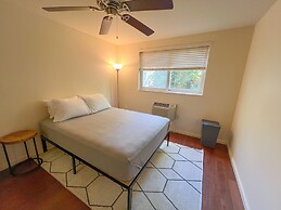 Tranquil Getaway At Waikiki Cove 2 Bedroom Condo