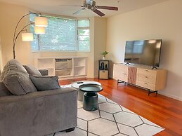 Tranquil Getaway At Waikiki Cove 2 Bedroom Condo
