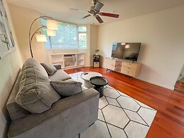 Tranquil Getaway At Waikiki Cove 2 Bedroom Condo