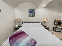 Quiet Garden Sanctuary 1 Bedroom Home