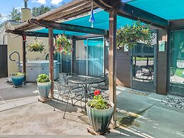 Quiet Garden Sanctuary 1 Bedroom Home