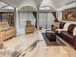 Quiet Garden Sanctuary 1 Bedroom Home