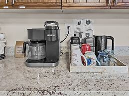 Quiet Garden Sanctuary 1 Bedroom Home