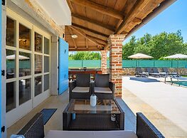 Villa Ida With View