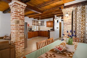 Villa Ida With View