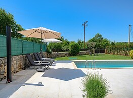 Villa Ida With View
