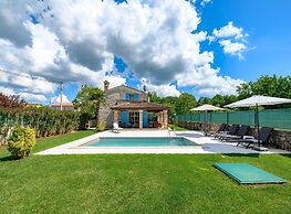 Villa Ida With View