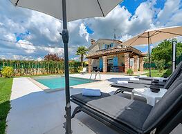 Villa Ida With View