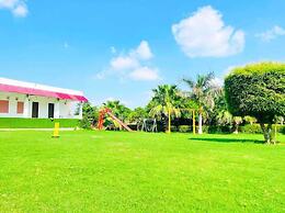 Kingfisher Luxury Resort