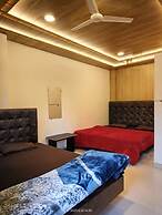 Goroomgo Pallav Guest House Ujjain