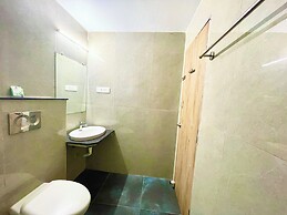 Hotel Janaki Pride - near Temple