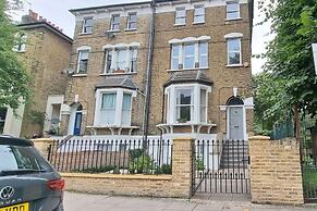 Elegant 2-bed Victorian Flat