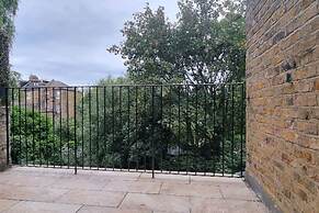 Elegant 2-bed Victorian Flat