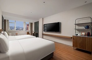 UC by Hyatt  West Railway St Hotel