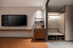 UC by Hyatt  West Railway St Hotel