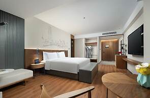 UC by Hyatt  West Railway St Hotel