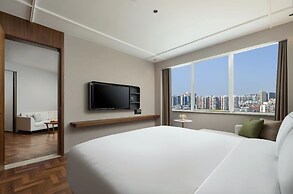 UC by Hyatt  West Railway St Hotel