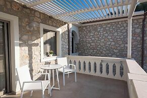 Anemolia Parga Suites