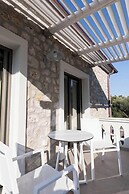 Anemolia Parga Suites