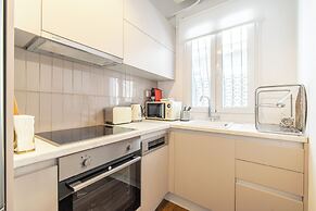 Superb flat in historic centre of Athens