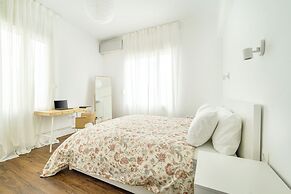 Superb flat in historic centre of Athens