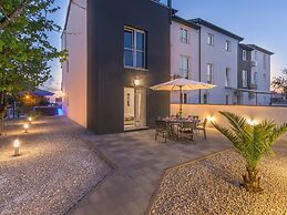 Pretty Apartment With Balcony