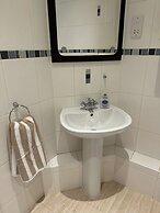 Executive Apartment, Woodford Mill, Witney