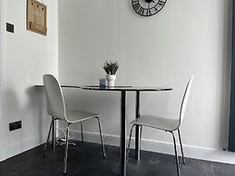 Stockton-on-tees - 2 Beds - Pet Friendly - Parking