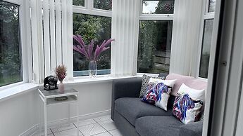 Stockton-on-tees - 2 Beds - Pet Friendly - Parking