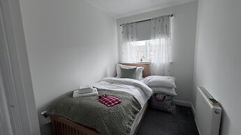 Stockton-on-tees - 2 Beds - Pet Friendly - Parking