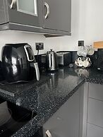 Stockton-on-tees - 2 Beds - Pet Friendly - Parking